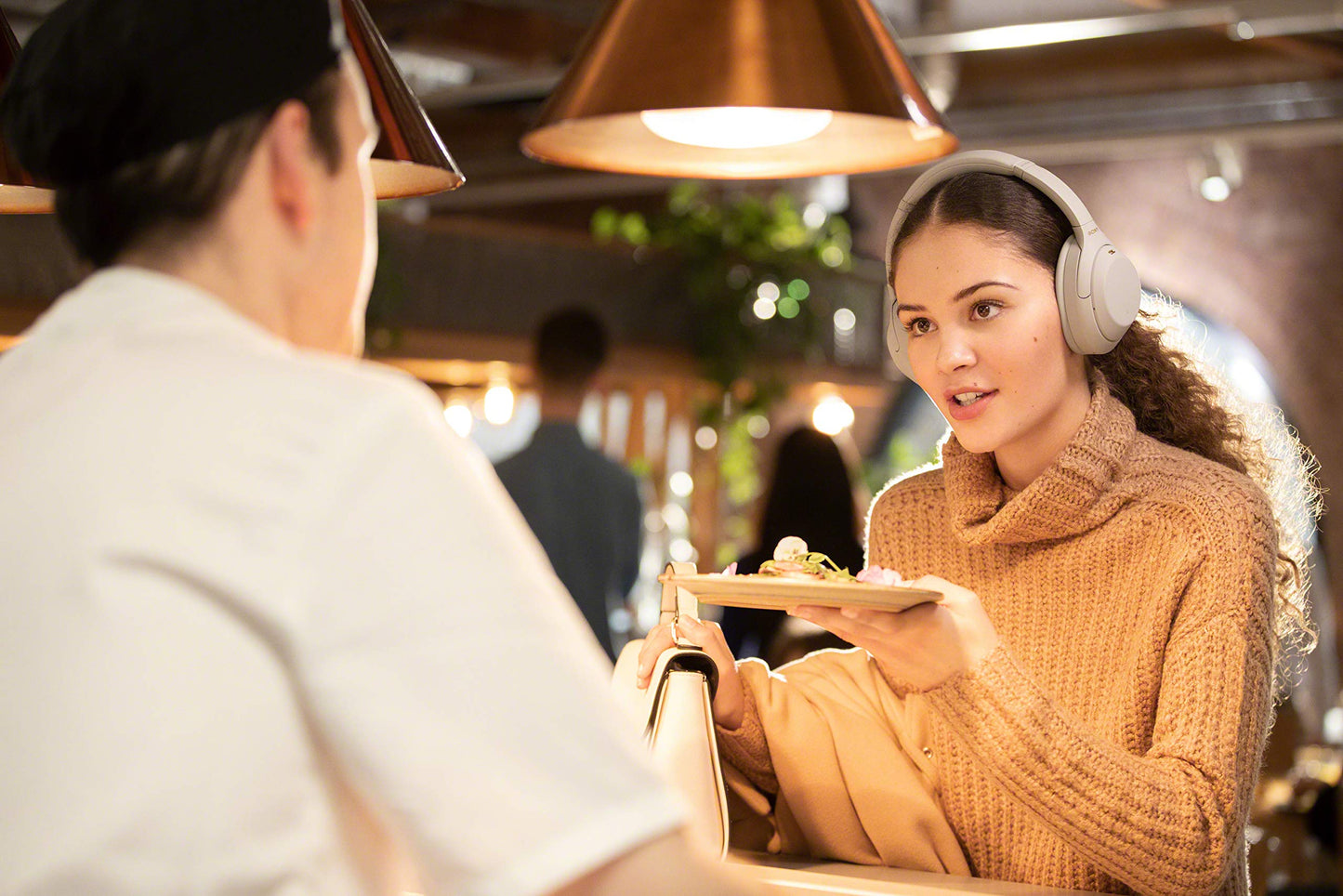 Sony WH-1000XM4 Cuffie Over-ear Wireless con Noise Cancelling, Tecnologia Bluetooth, Connessione Multipoint, Fino a 30 ore di durata della batteria e Ricarica rapida, Nero
